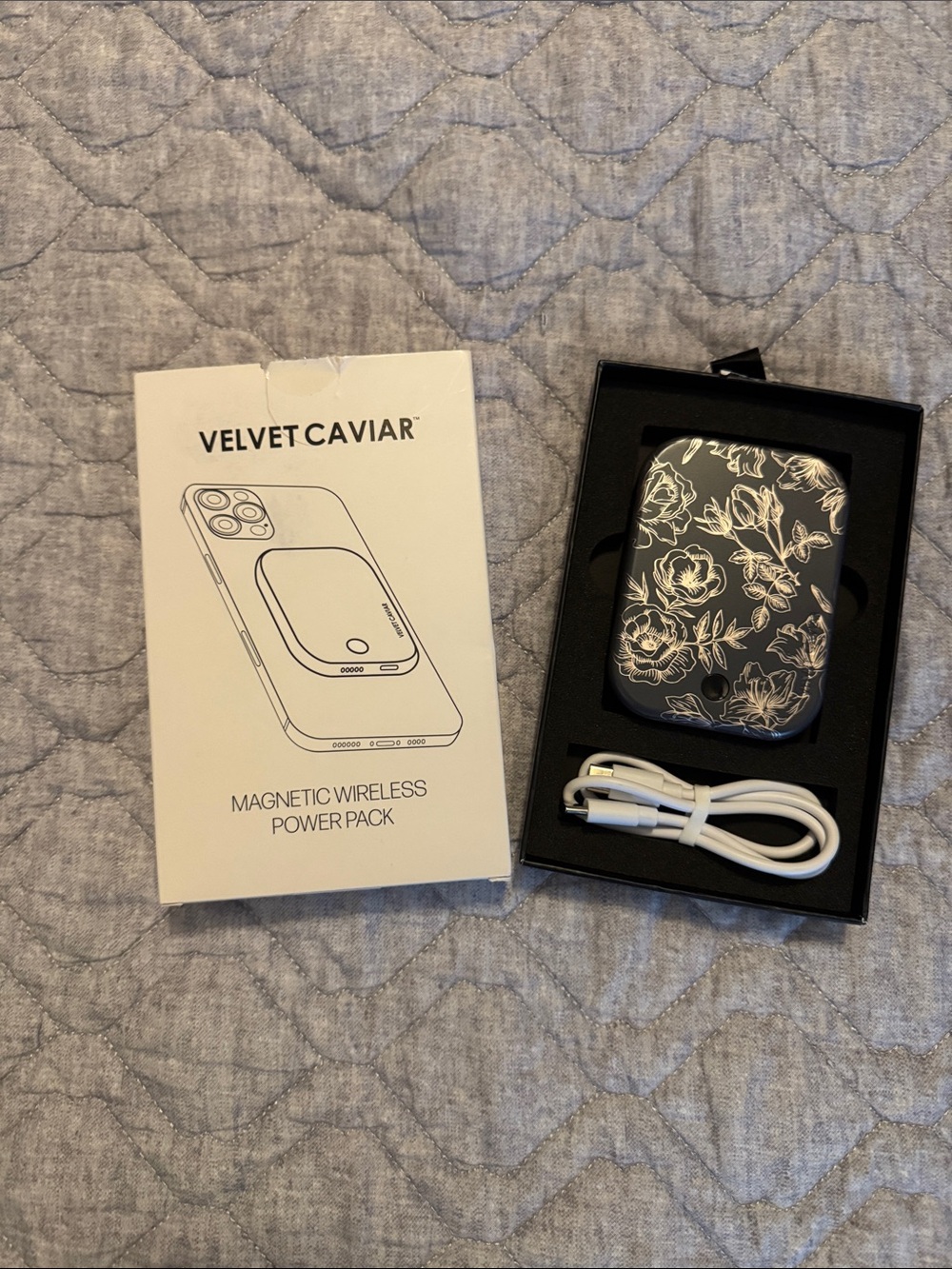 Velvet Caviar Black Floral Magnetic Wireless Power Pack